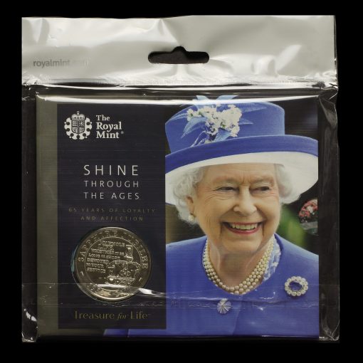 2017 Elizabeth II Shine Through The Ages £5 Five Pound Coin BU Pack Front